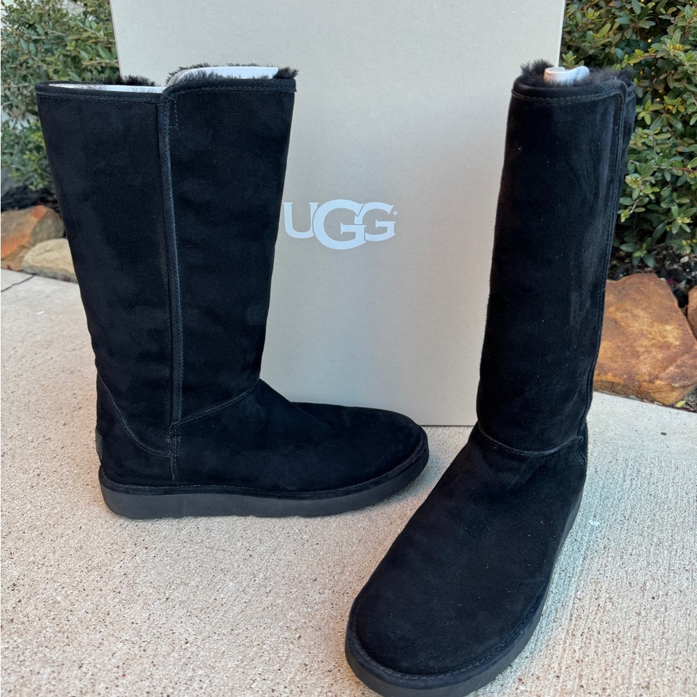 Ugg Abree Tall suede boots EUC size 8